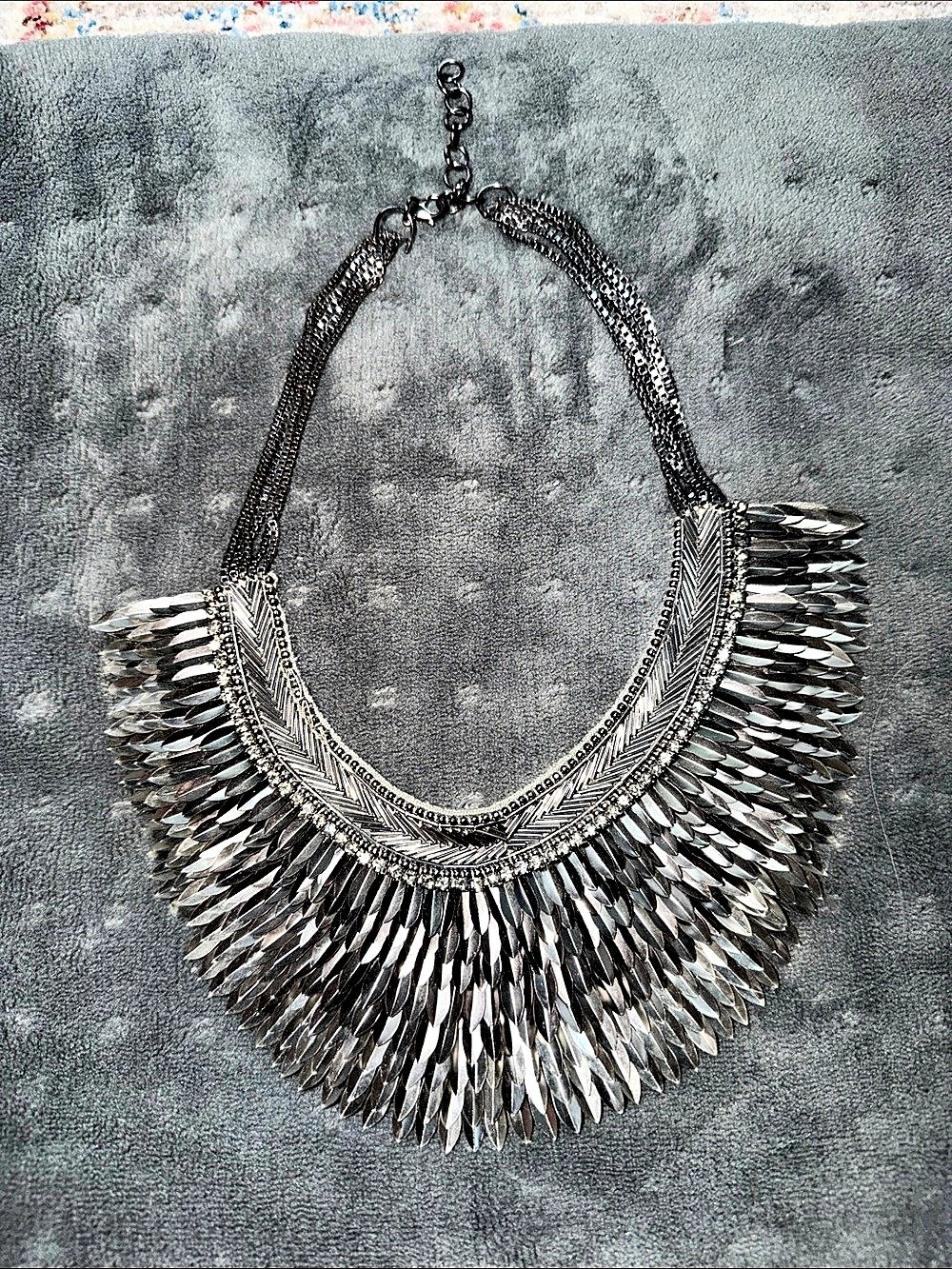 Stella & Dot Pegasus Necklace in Gray & Silver- Like New